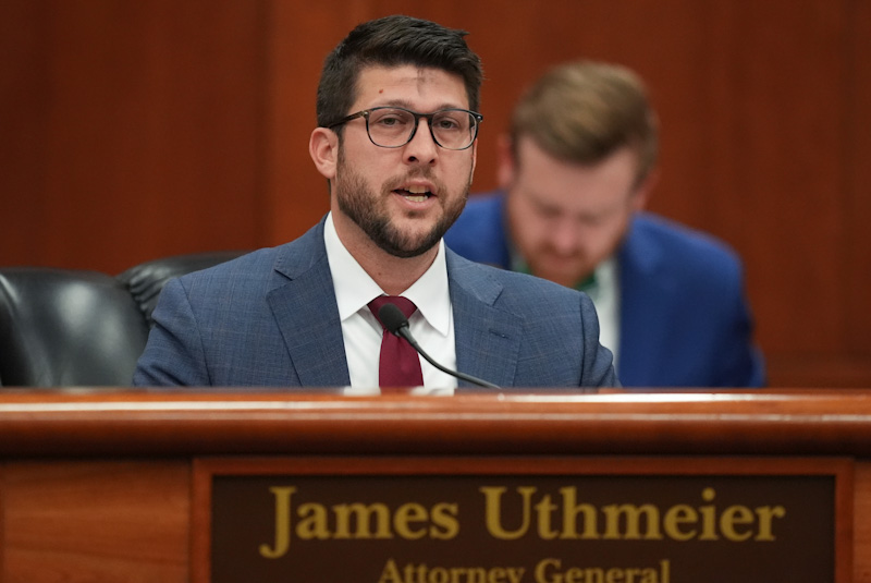 Florida AG held in civil contempt for disobeying order; ‘litigants cannot change the plain meaning of words,’ judge says Florida AG held in civil contempt for disobeying order; ‘litigants cannot change the plain meaning of words,’ judge says